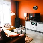 Bubbles And Granules - Single-storey House - Swimming Pool Provin
