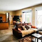 Bubbles And Granules - Single-storey House - Swimming Pool Provin