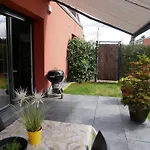 Bubbles And Granules - Single-storey House - Swimming Pool