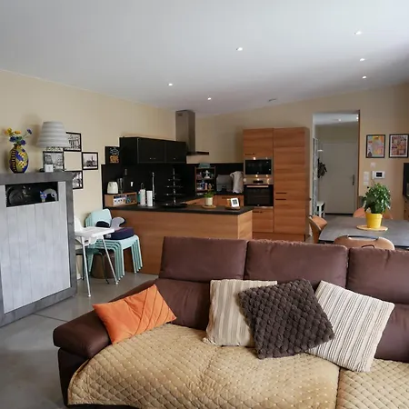 Bubbles And Granules - Single-storey House - Swimming Pool Provin