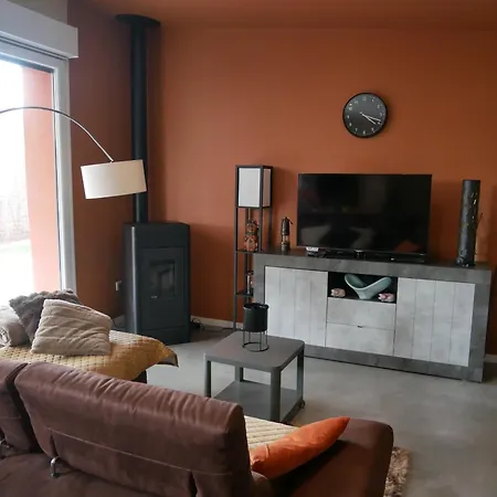 Bubbles And Granules - Single-storey House - Swimming Pool