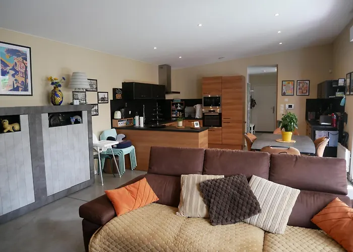 Bubbles And Granules - Single-storey House - Swimming Pool Provin